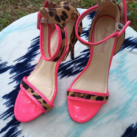 Anne Michele Sandals - Picture 2 of 5